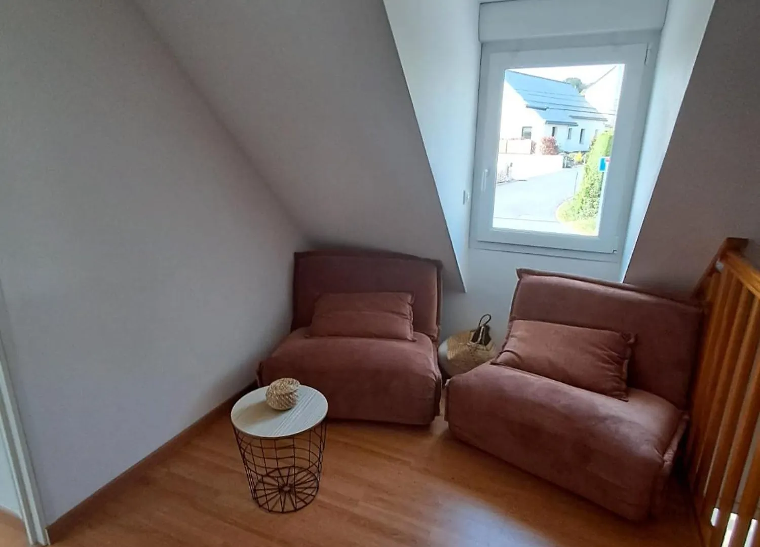 Beautiful Spacious Home In 에르퀴 펜션